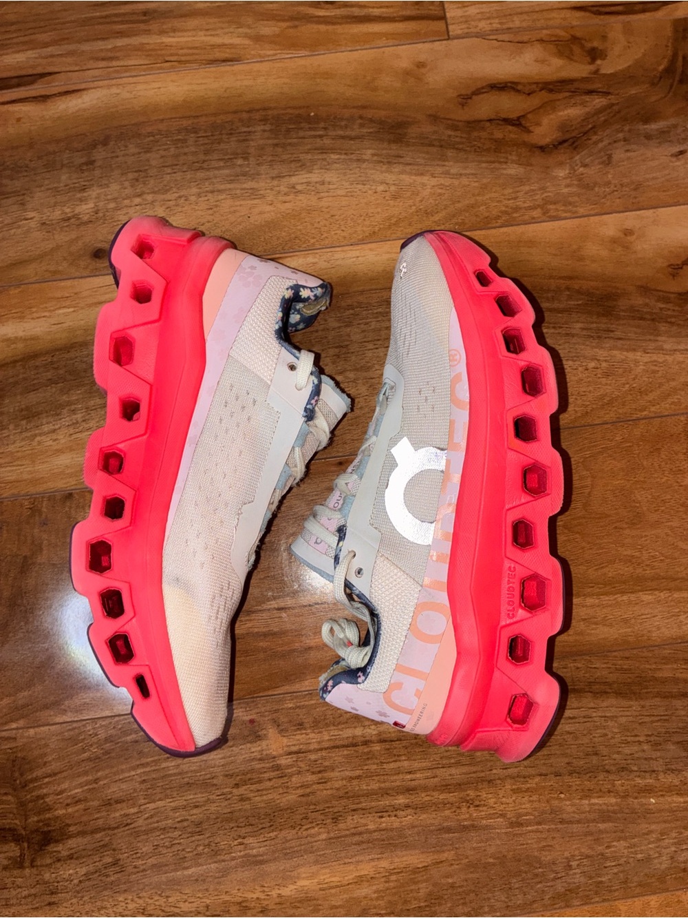 Free People Movement X On Cloudmonster Women’s Athletic Shoe Sneakers- size 7.5 - Picture 5 of 12
